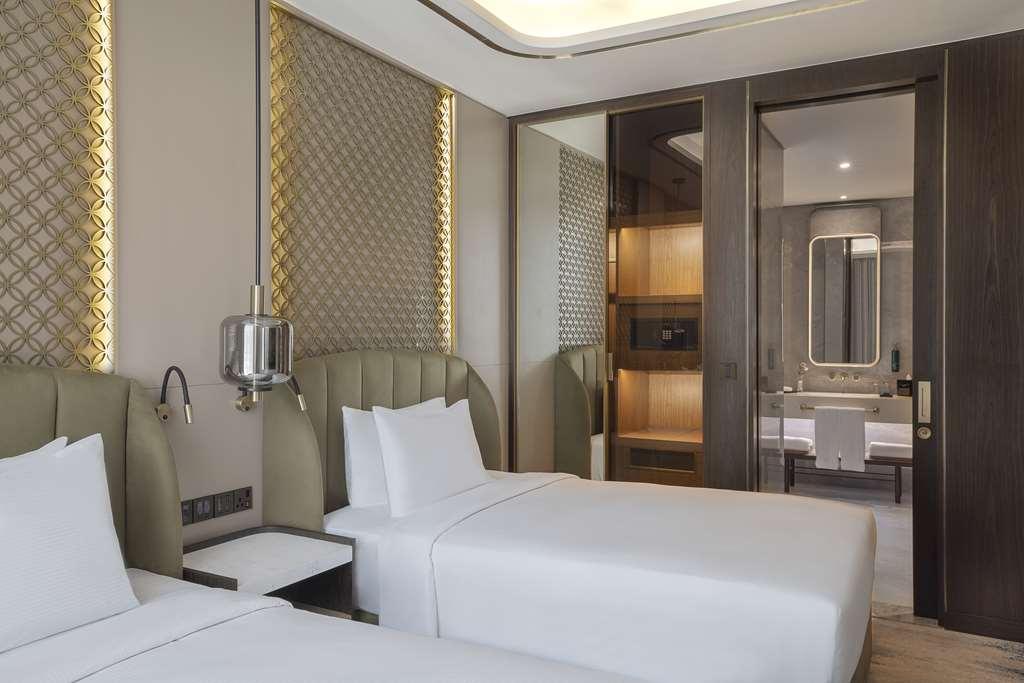 Embassy Suites By Hilton Dubai Business Bay الغرفة الصورة