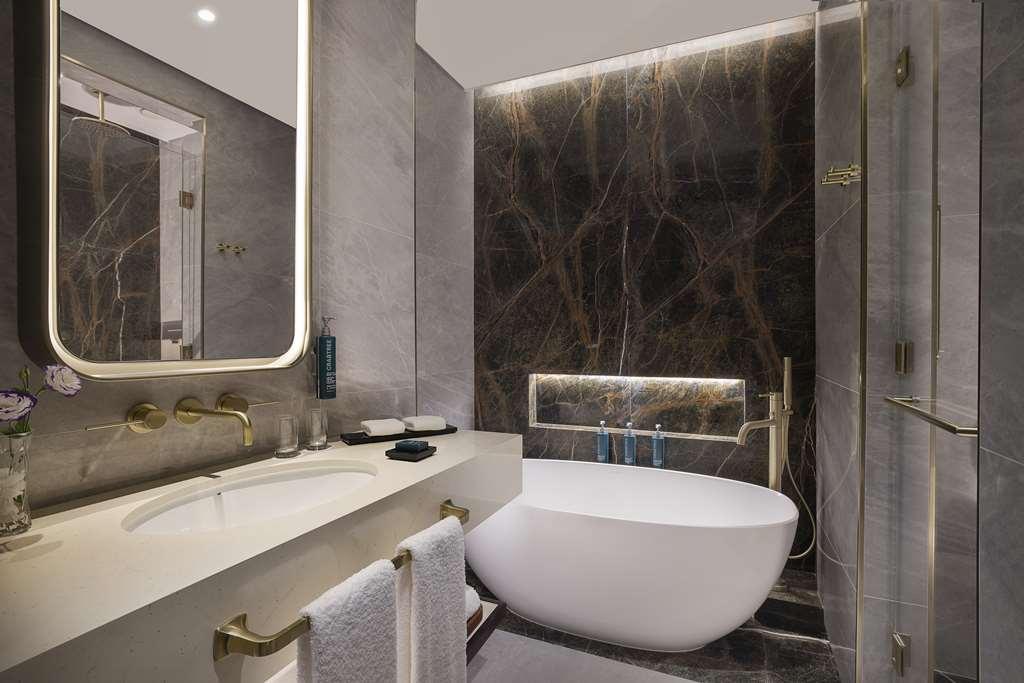 Embassy Suites By Hilton Dubai Business Bay الغرفة الصورة