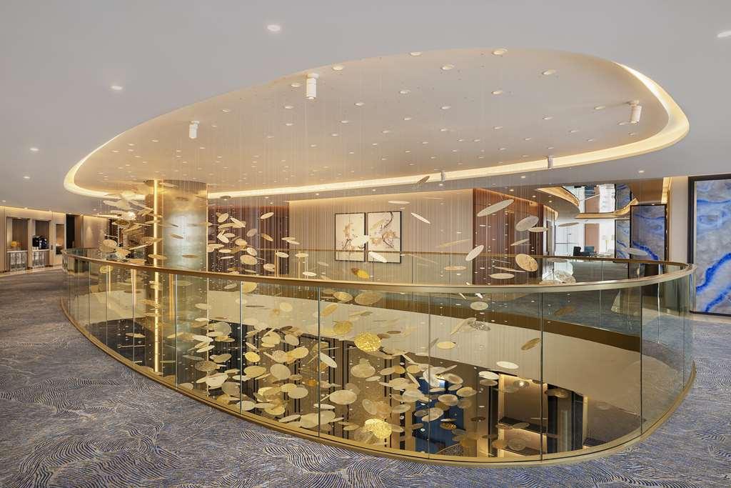 Embassy Suites By Hilton Dubai Business Bay وسائل الراحة الصورة